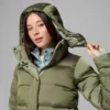Chaqueta con capucha Amaze Puff™ para mujer