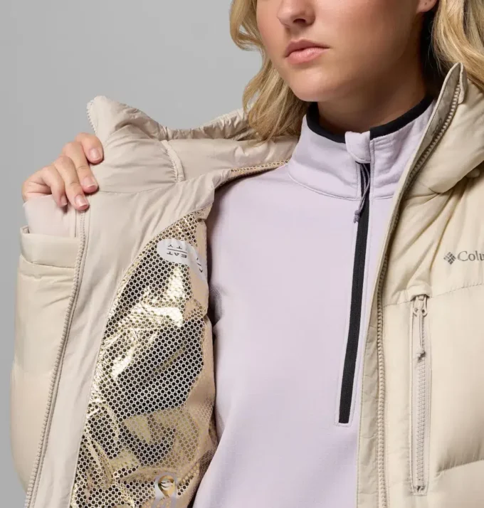 Chaqueta con capucha y plumón Cloudview™ para mujer