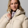 Chaqueta con capucha y plumón Cloudview™ para mujer