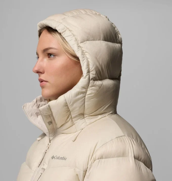 Chaqueta con capucha y plumón Cloudview™ para mujer