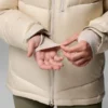 Chaqueta con capucha y plumón Cloudview™ para mujer