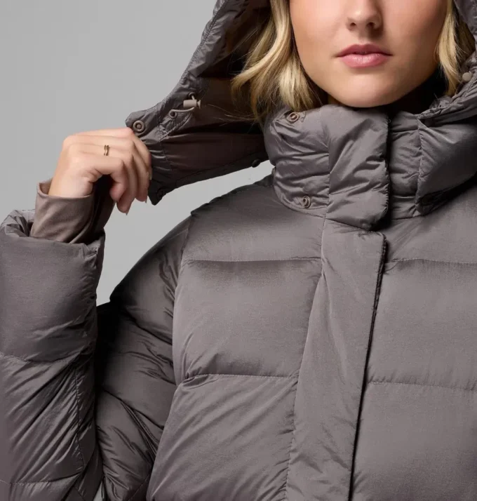 Chaqueta larga con capucha Amaze Puff™ para mujer