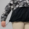 Cortavientos estampado Spire Valley™ para mujer – Tallas grandes Cortavientos estampado Spire Valley™ para mujer – Tallas grandes