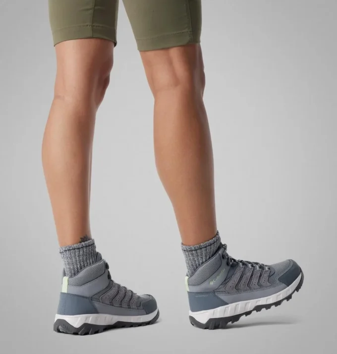 Zapatillas impermeables Strata Trail™ Mid para mujer